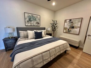 1 bedroom, in-room safe, iron/ironing board, travel cot - Clean, bright, with large exclusive patio, parking, close to airport and beach (San Diego)