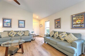 TV - South Dunes Fairway Oasis with South Facing Private Pool (Haines City)