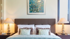 3 bedrooms, iron/ironing board, WiFi (free)
