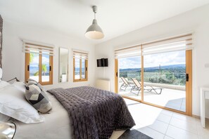 2 bedrooms, iron/ironing board, free WiFi