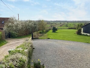 Property grounds - 2 bedroom accommodation in Aldeby, near Beccles (Aldeby, near Beccles)