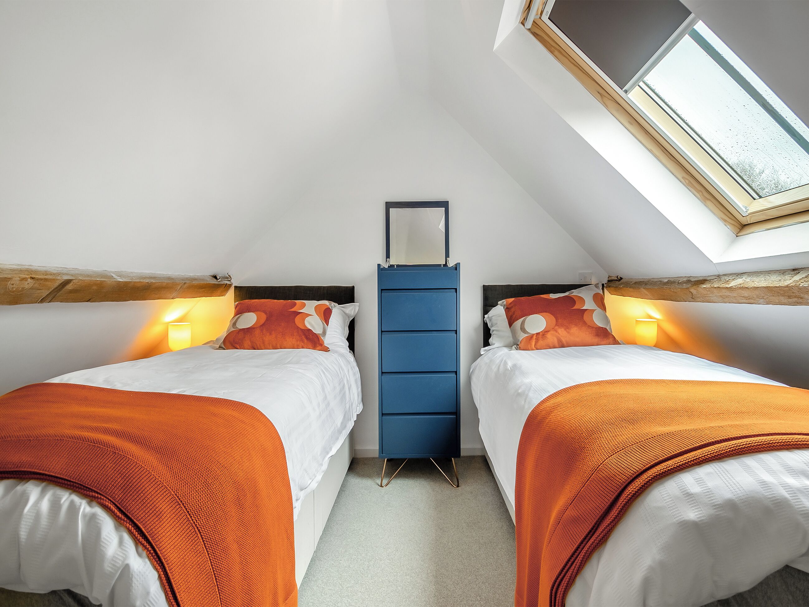 2 bedrooms, WiFi (free), bed sheets