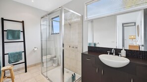 Shower, towels