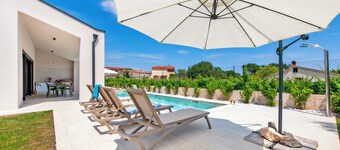 Echo villa, Istra, pool/jacuzzi, BBQ, pet friendly