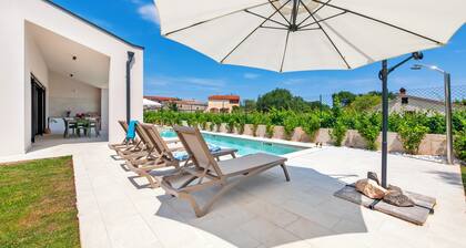 Echo villa, Istra, pool/jacuzzi, BBQ, pet friendly