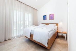 3 bedrooms, in-room safe, iron/ironing board, free WiFi - Echo villa, Istra, pool/jacuzzi, BBQ, pet friendly (Šegotici)