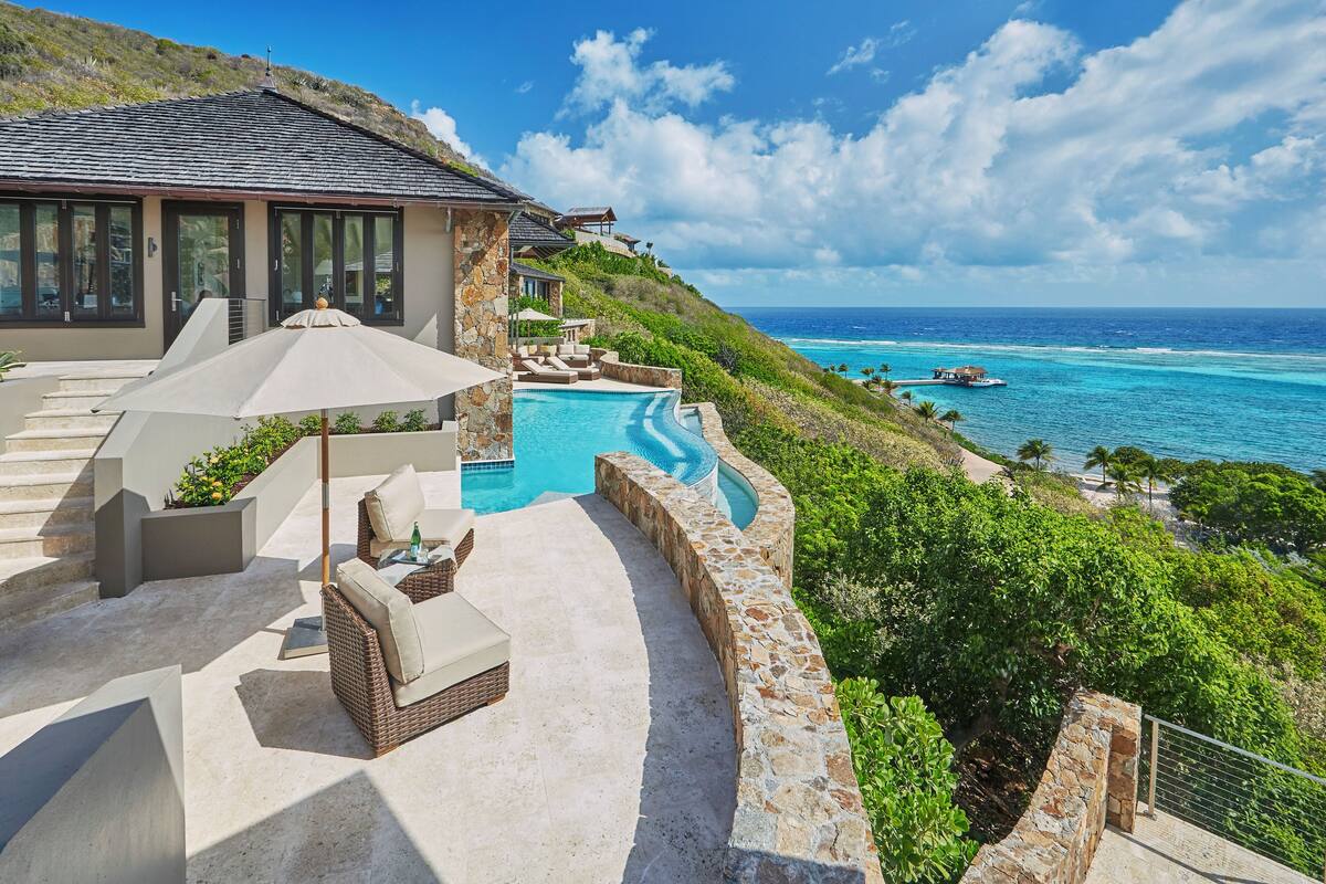 Literie de qualité supérieure, coffres-forts dans les chambres