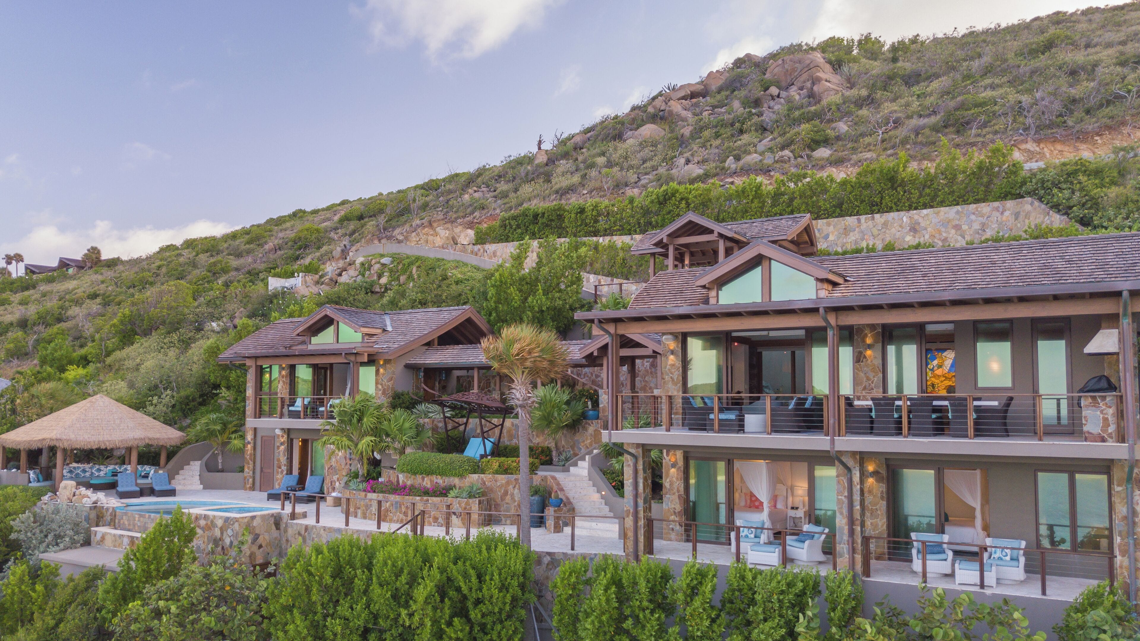 Coffee/tea maker, highchair, paper towels