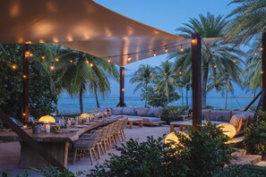 Outdoor dining - Oil Nut Bay (Virgin Gorda)