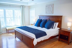 5 عدّة غرف نوم ومكتب ومكواة/لوح كي وسرير سفر