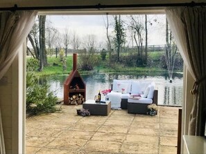 Chalet, Ensuite, Lake View | Free WiFi - Wethele Manor (Royal Leamington Spa)