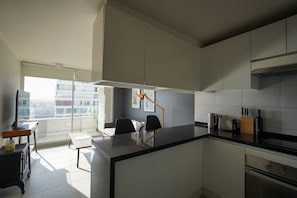 Apartment | Eigene Küche | Großer Kühlschrank, Mikrowelle, Ofen, Wasserkocher