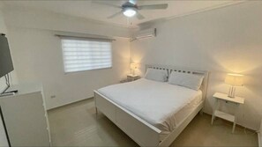 3 bedrooms, in-room safe, iron/ironing board, free WiFi - Rafael’s Place (Santo Domingo)
