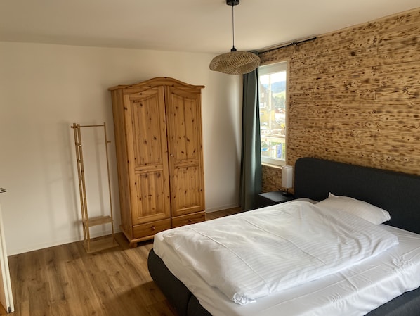 1 bedroom, WiFi, bed sheets
