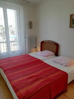 2 bedrooms, travel cot, free WiFi - Appartement Lumineux, vue mer et Idéalement Situé (Douarnenez)