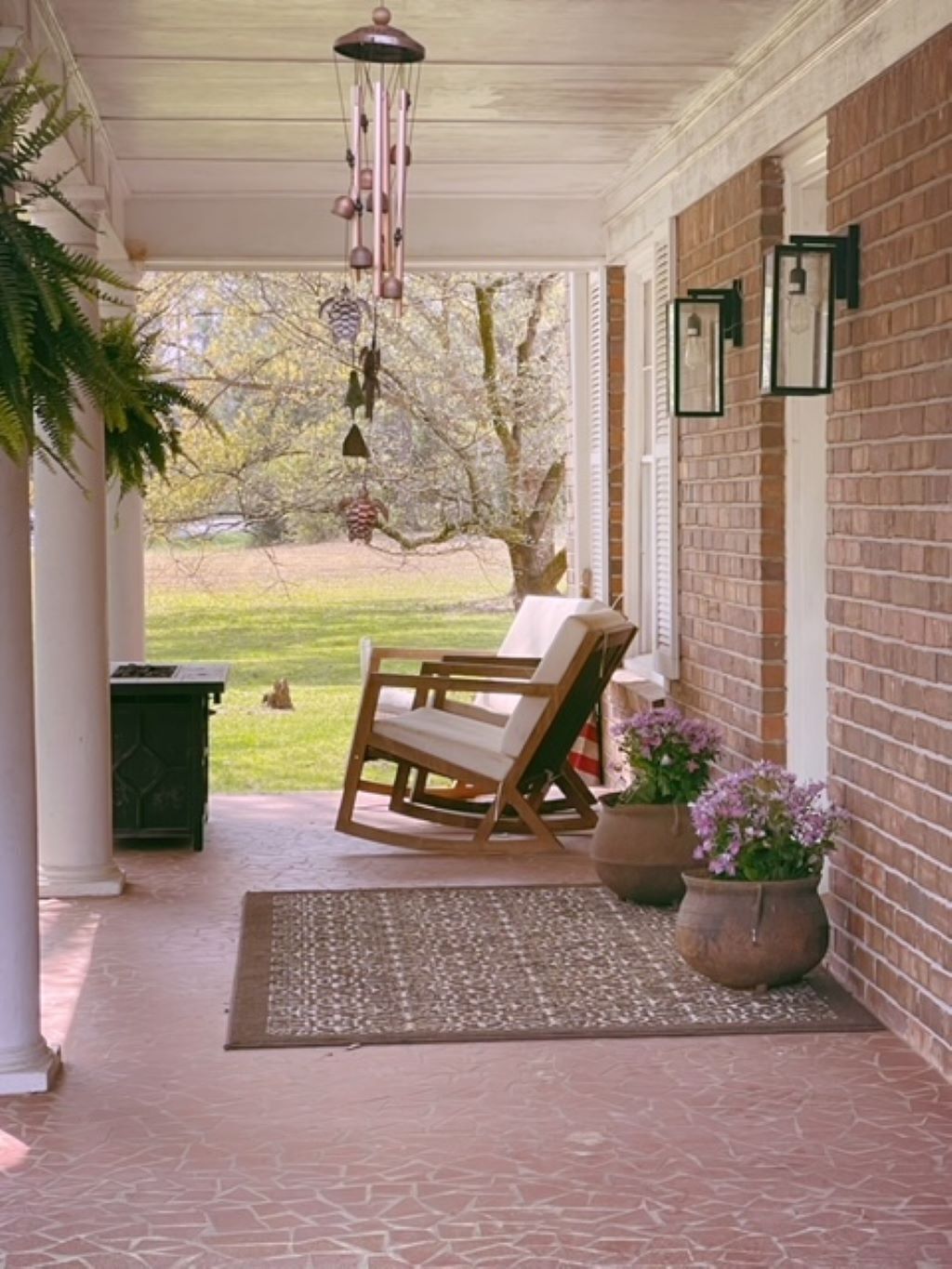 Cozy brick farmhouse within walking distance to Serenbe. Pet-Friendly!