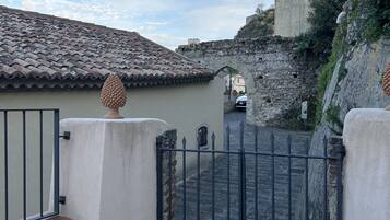 Enceinte de lâhĂ©bergement