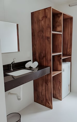 Shower, rainfall showerhead, towels