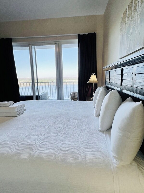 2 habitaciones, tabla de planchar con plancha y cuna de viaje 