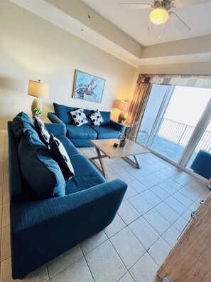 Smart TV, DVD player - Rare Lakefront Resort Penthouse • Best Location • 1 Mile to Disney World! (Orlando)