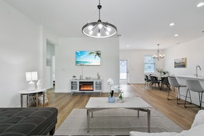 Living area - Sunshine Retreat NEW 4/2, King Bed, Near Beaches (Port Charlotte)