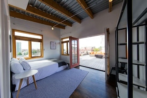 3 bedrooms, desk, iron/ironing board, WiFi - Downtown Industrial Loft in RiNO (Denver)