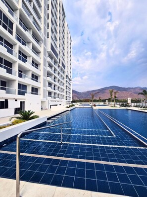 Outdoor pool - Apartasuite de Lujo con Jacuzzi en Santa Marta Cerca a la Playa Bello Horizonte (Magdalena)