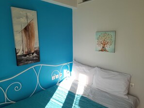 1 sovrum, skrivbord, strykjärn/strykbräda och wi-fi