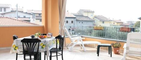 تناول الطعام بالخارج