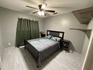 3 bedrooms, iron/ironing board, WiFi, bed sheets