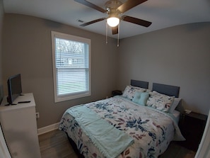 2 chambres, fer et planche à repasser, Wi-Fi gratuit, draps fournis