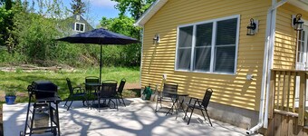 Cozy Cottage minutes from Canandaigua Lake and Fingerlakes Wine Trail