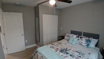 2 chambres, fer et planche à repasser, Wi-Fi gratuit, draps fournis