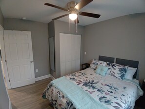 2 bedrooms, iron/ironing board, free WiFi, bed sheets