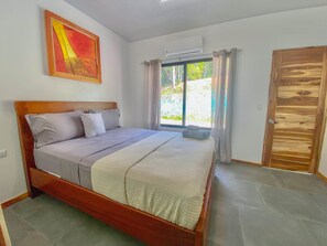 1 bedroom, desk, WiFi, bed sheets