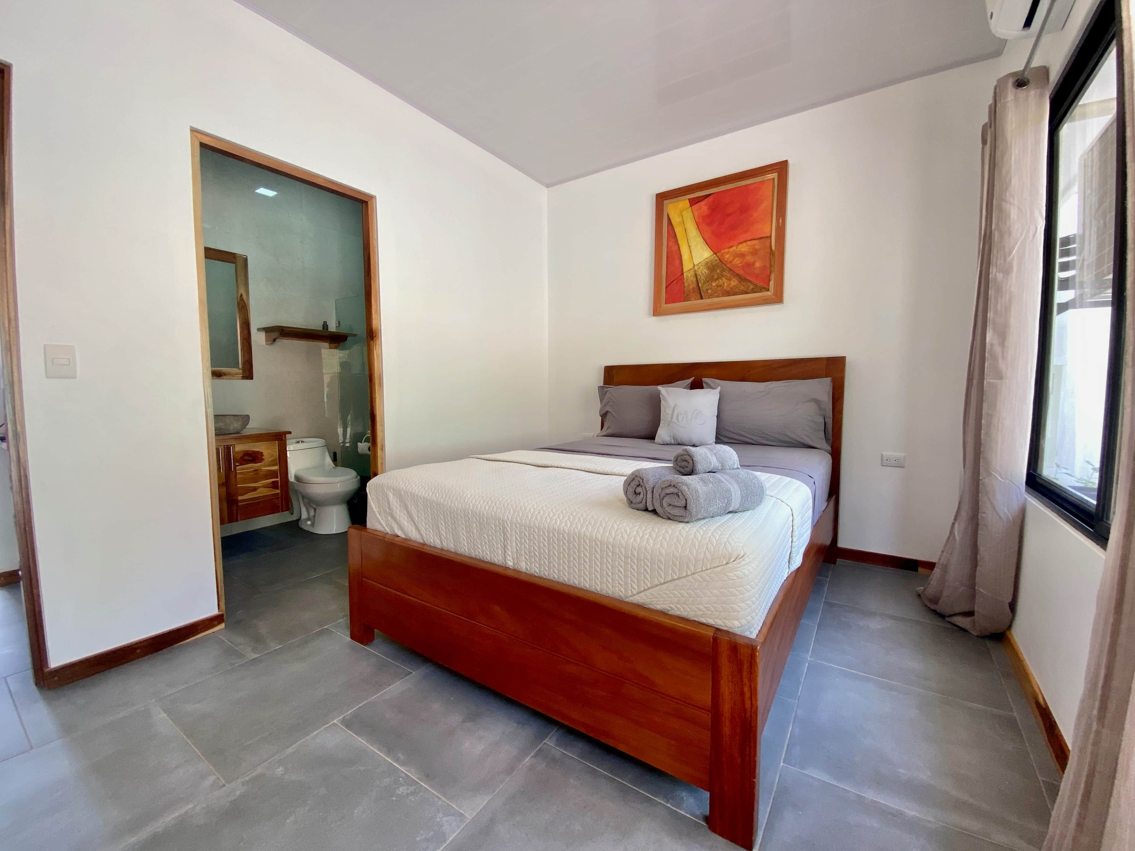 1 غرفة نوم ومكتب وواي فاي وملاءات أسرّة