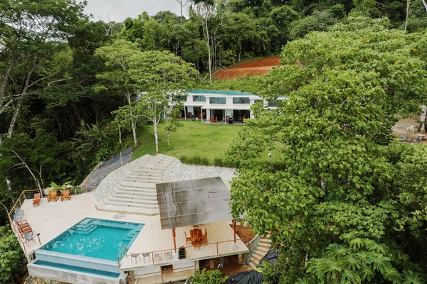 INFINITY SHARED POOL AND OCEAN VIEW