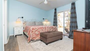 4 bedrooms, desk, iron/ironing board, travel crib