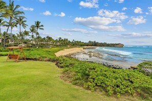 Beach nearby - Steps from the ocean Poipu Sands 326 w/ AC (Koloa)
