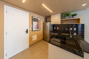 Apartment, 1 Double Bed with Sofa bed, Air conditioning, City View | Private kitchen