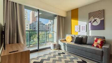 公寓, 1 张大床和 1 张沙发床, 阳台, 城市景观 | 起居区