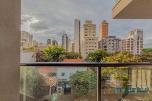 Apartamento, 1 cama Queen e sofá-cama, sacada, vista para a cidade | Vista da sacada
