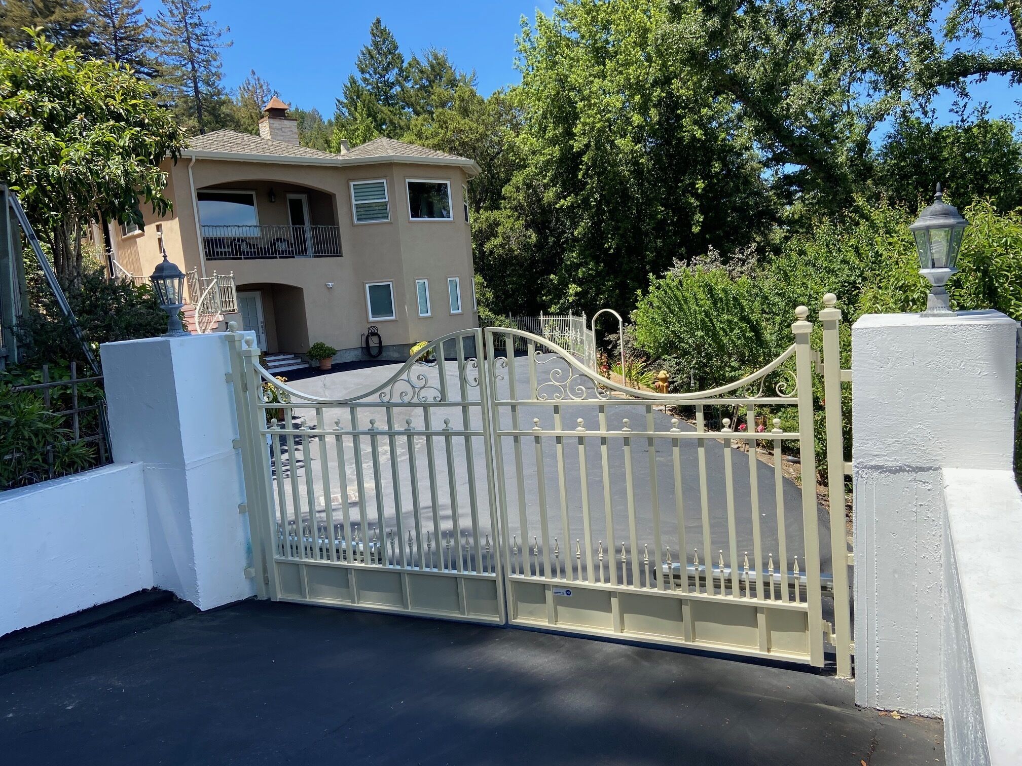 Los Gatos hills Corporate Spanish Villa. Rent per month or longer term stays