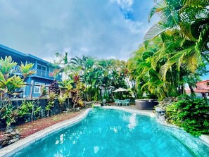 حمّام سباحة خارجي