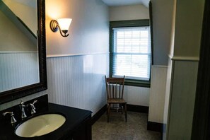 Interior - Creek View Suite w/Breakfast (Mount Joy)