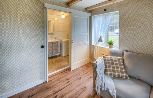 Awesome home in Habo with WiFi