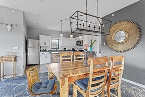 冷蔵庫、電子レンジ、オーブン、食器洗い機