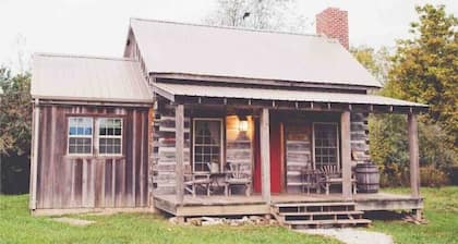Audrey's Abode - Restored log cabin, country setting, minutes from Jacksonville