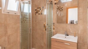 Bathroom - Villa Paraiso Torrox by Ruralidays (Málaga)
