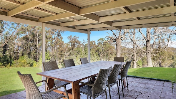Outdoor dining